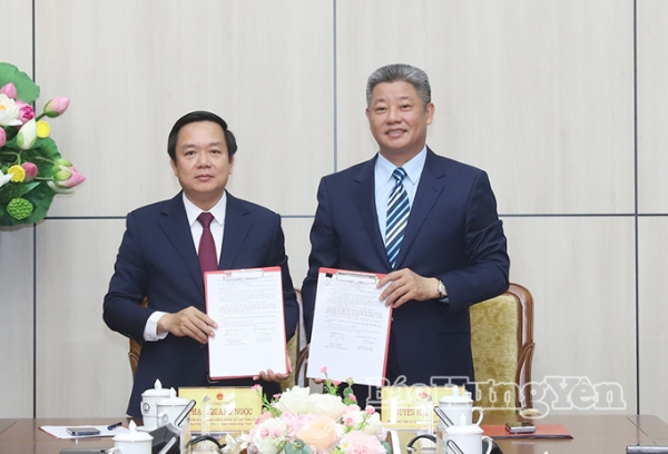 Bàn giao công tác của Chủ tịch UBND tỉnh