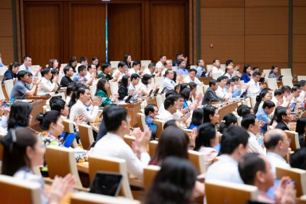 Chính thức bỏ ngưỡng doanh thu 500 triệu phải chịu thuế thu nhập cá nhân