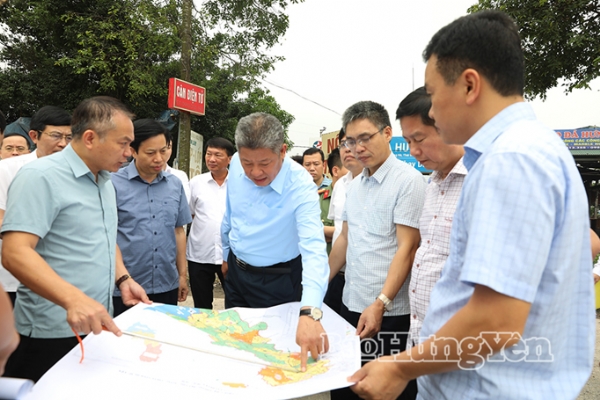 Đồng chí Nguyễn Mạnh Quyền, Phó Bí thư Tỉnh ủy khảo sát một số khu, cụm công nghiệp và dự án trọng điểm