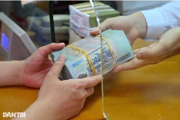 Doanh nghiệp rút mạnh tiền khỏi hệ thống ngân hàng?