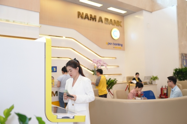 Làn sóng giảm lãi suất, bơm hàng trăm nghìn tỷ đồng tiếp sức doanh nghiệp