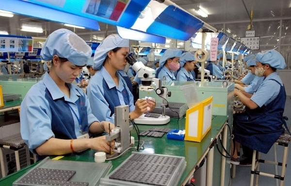 &acute;Tăng trưởng GDP 10% có cơ hội đạt được, nhưng không nên chạy theo con số trong ngắn hạn&acute;